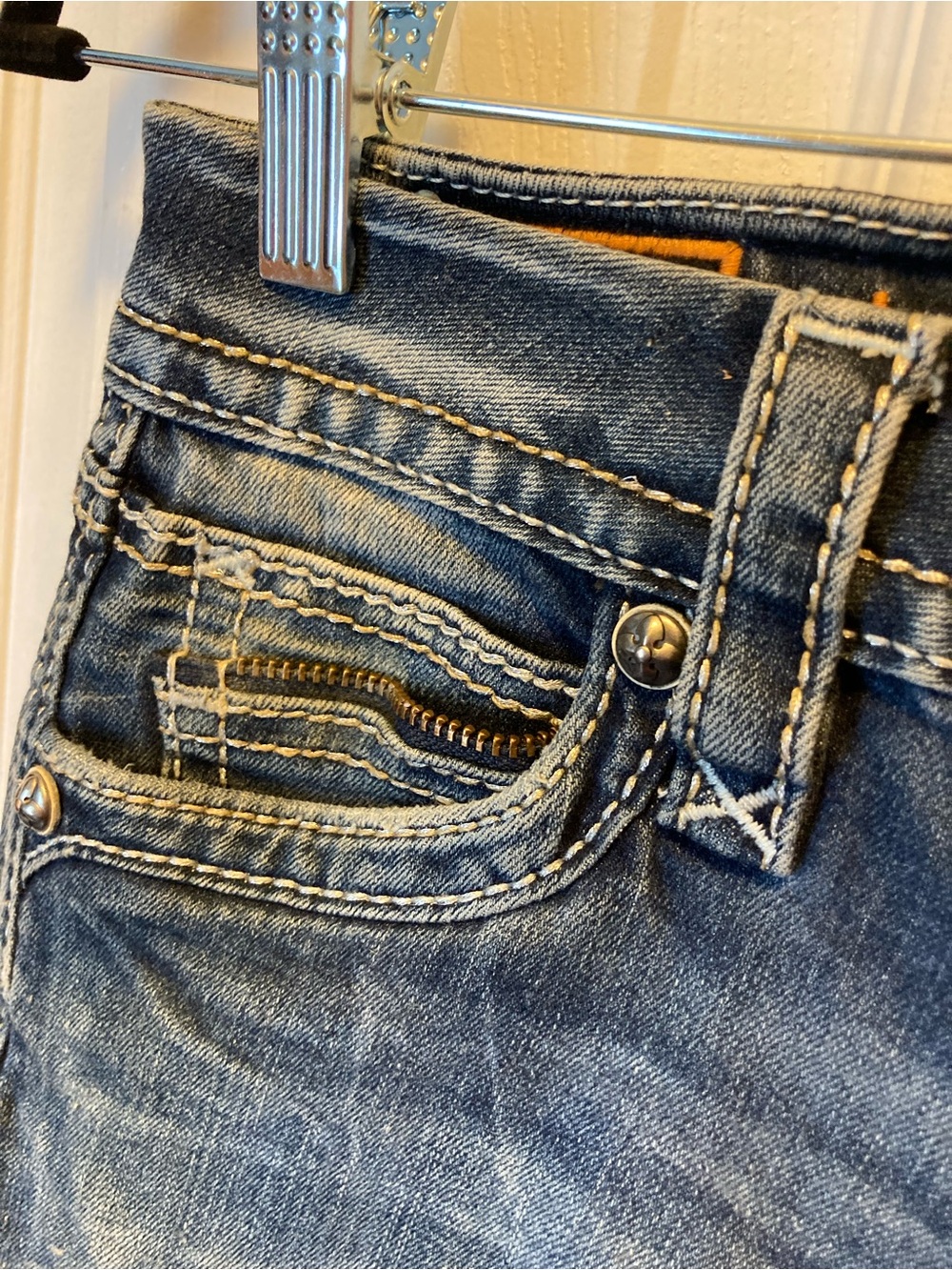 ROCK REVIVAL Lam Medium Wash Fleur-de-Lis Skinny Jeans - Size 26 - Picture 8 of 15